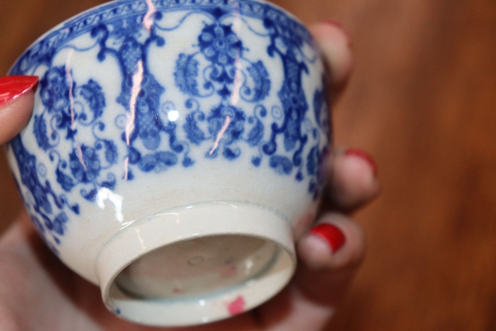 A late 18th Century Worcester blue and white bowl decorated ho ho birds underglaze blue crescent - Image 16 of 48