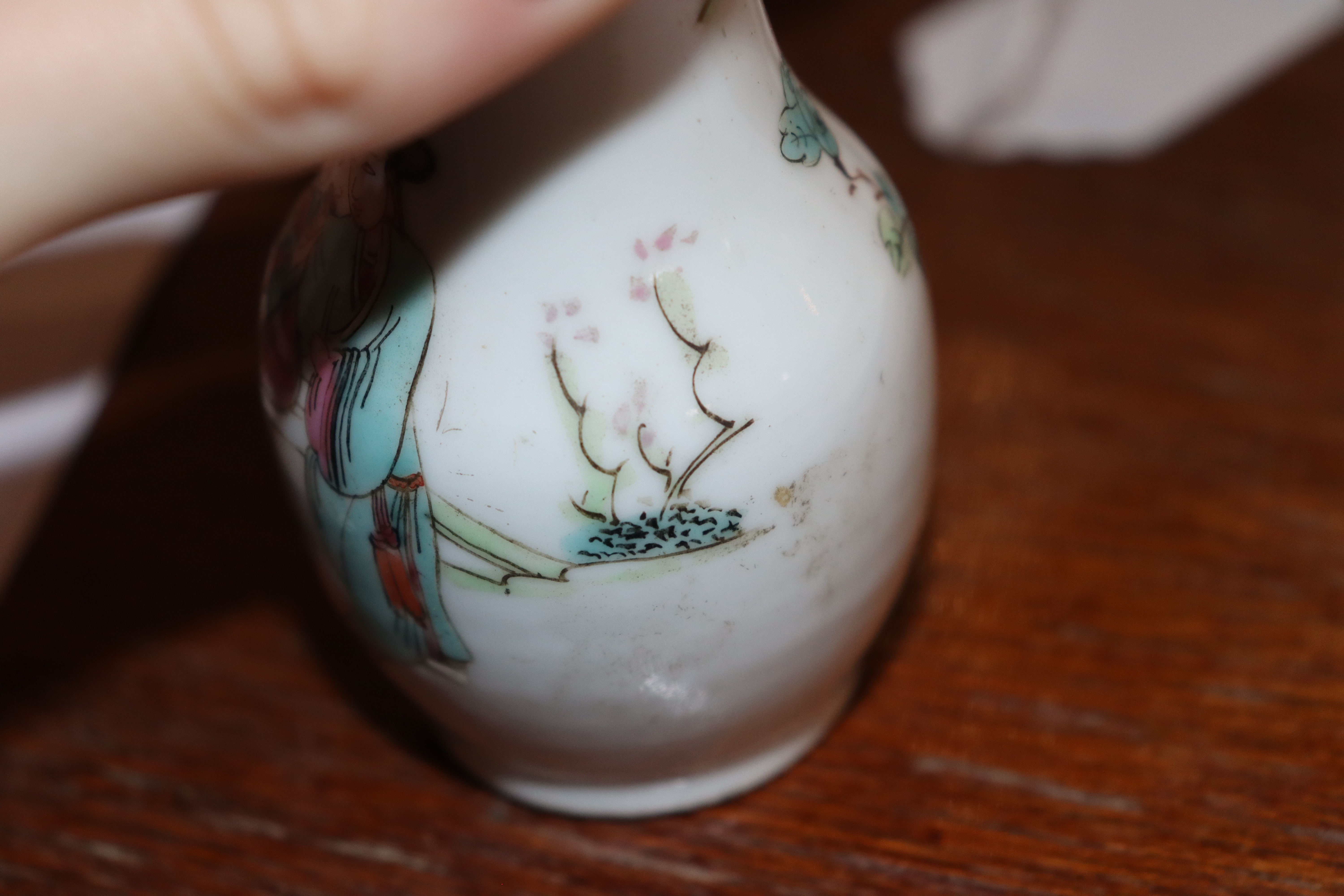 An early English porcelain coffee can, decorated in the Chinese manner; an 18th Century porcelain - Bild 39 aus 52