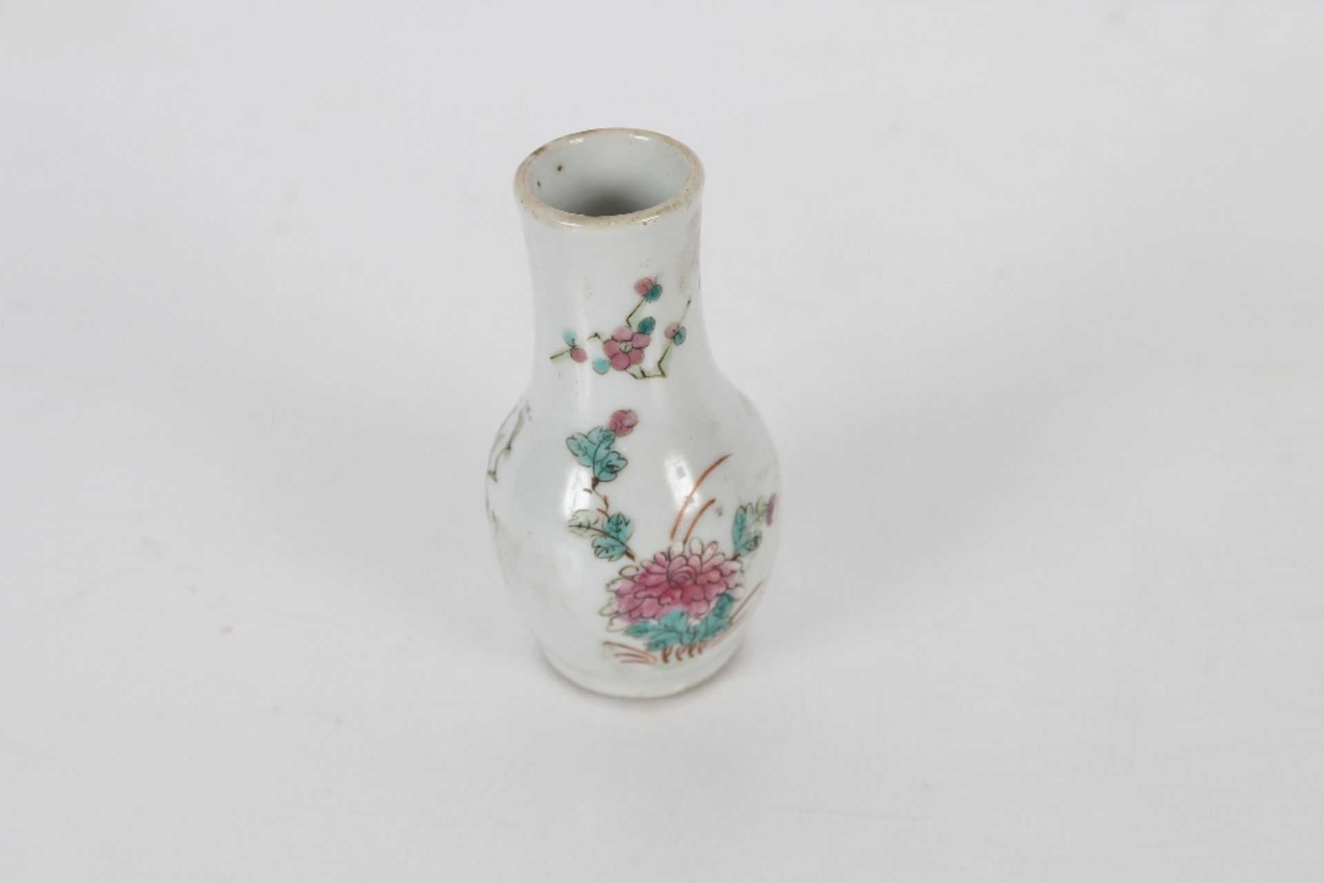 An early English porcelain coffee can, decorated in the Chinese manner; an 18th Century porcelain - Image 17 of 52