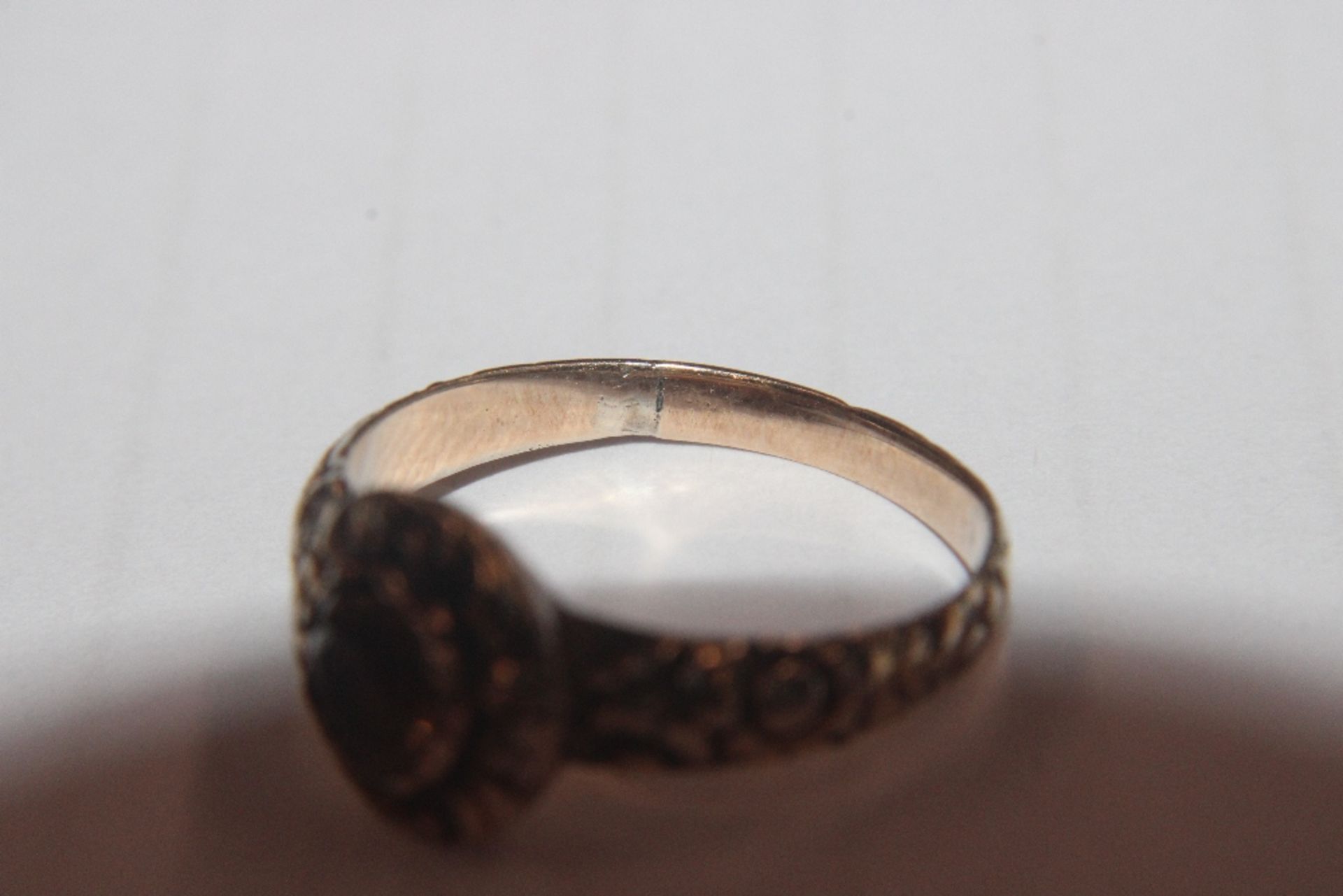 A Victorian gold and citrine set dress ring AF, 2.1gms. Size L/M See further images on the online - Image 8 of 25