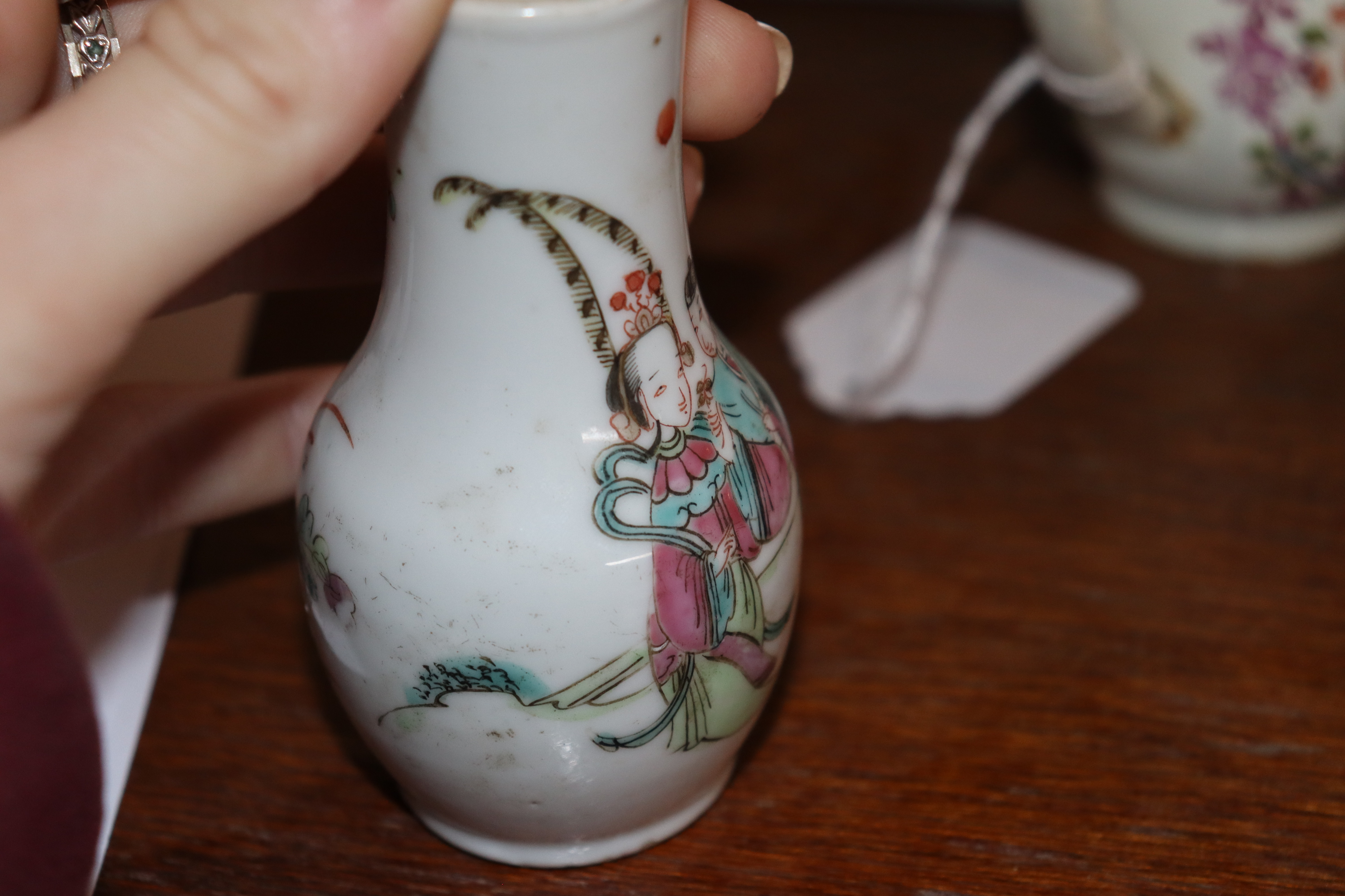 An early English porcelain coffee can, decorated in the Chinese manner; an 18th Century porcelain - Bild 41 aus 52