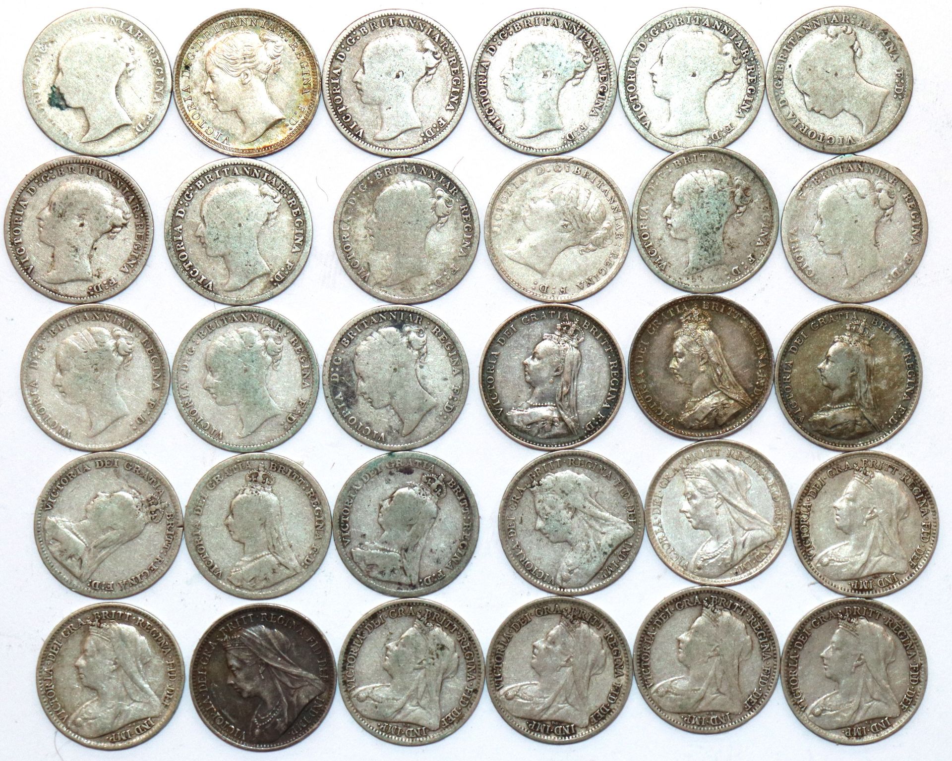 A collection of 30 Victorian silver threepence pieces - Image 2 of 3