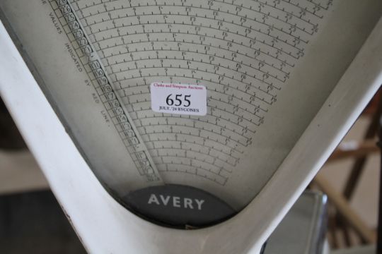 A set of Avery shop scales to weight 1lb, ceramic plate AF - Image 3 of 7