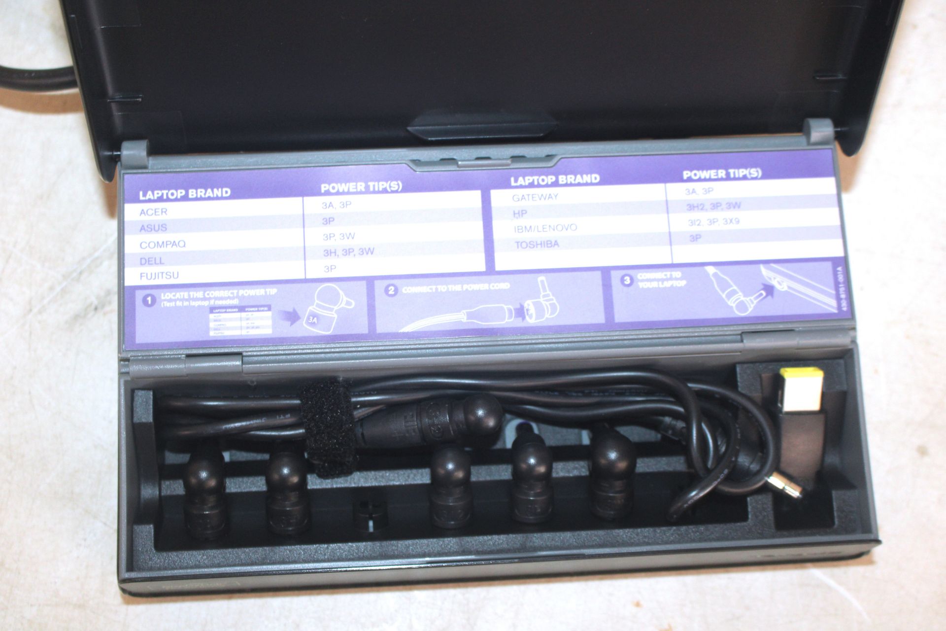 A Targus Universal 3.0 DVHD-SV2K docking station with power cable SUBJECT TO VAT - Image 3 of 3