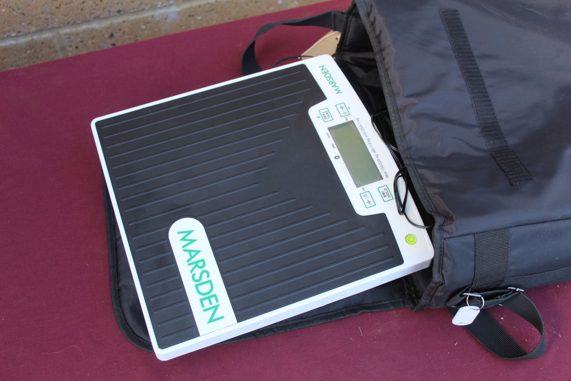 A Marsden M-420 digital stand on floor weighing scale with power cable, carry satchel and - Image 2 of 2