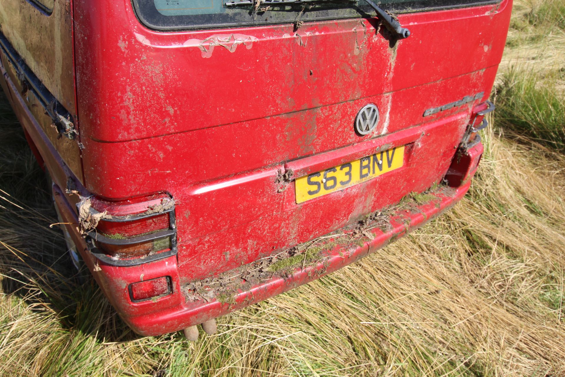 VW Caravelle GL 2.4L diesel manual. Registration S - Image 16 of 26