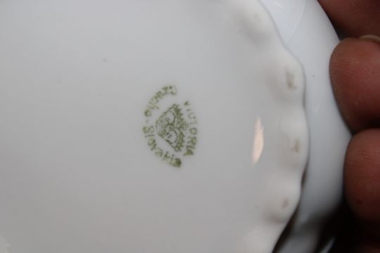 A quantity of various decorative porcelain to incl - Image 16 of 20