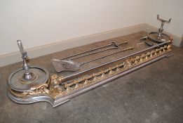 A good quality Victorian steel and brass fender, h