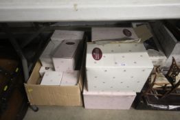 A quantity of collectors dolls