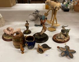 Assorted bird and animal figures (one with damages) (Saleroom location: N03)