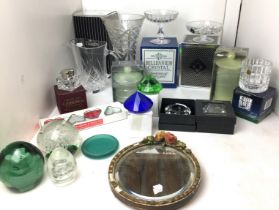 Eighteen pieces of glassware including three paperweights,