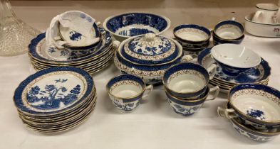 A quantity of Booths Real Old WIllow tableware (Saleroom location: N02)