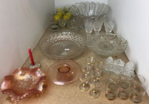 Thirteen items of glassware including two large fruit bowl 27 and 28cm diameter max.