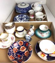 Contents to two trays fifteen items including Wedgwood white,