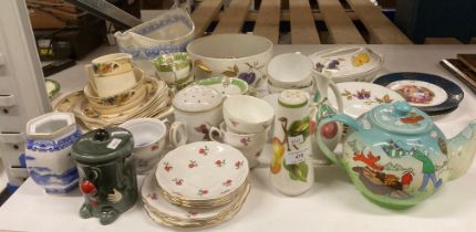 Contents to part of rack - Royal Worcester Evesham table ware, Soho pottery Ambassador table ware,