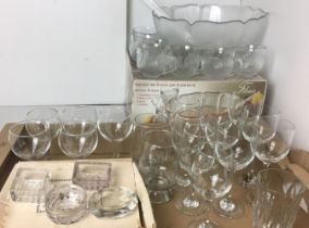 Contents to tray - twenty three items of glassware including four salts, punch bowl with box,