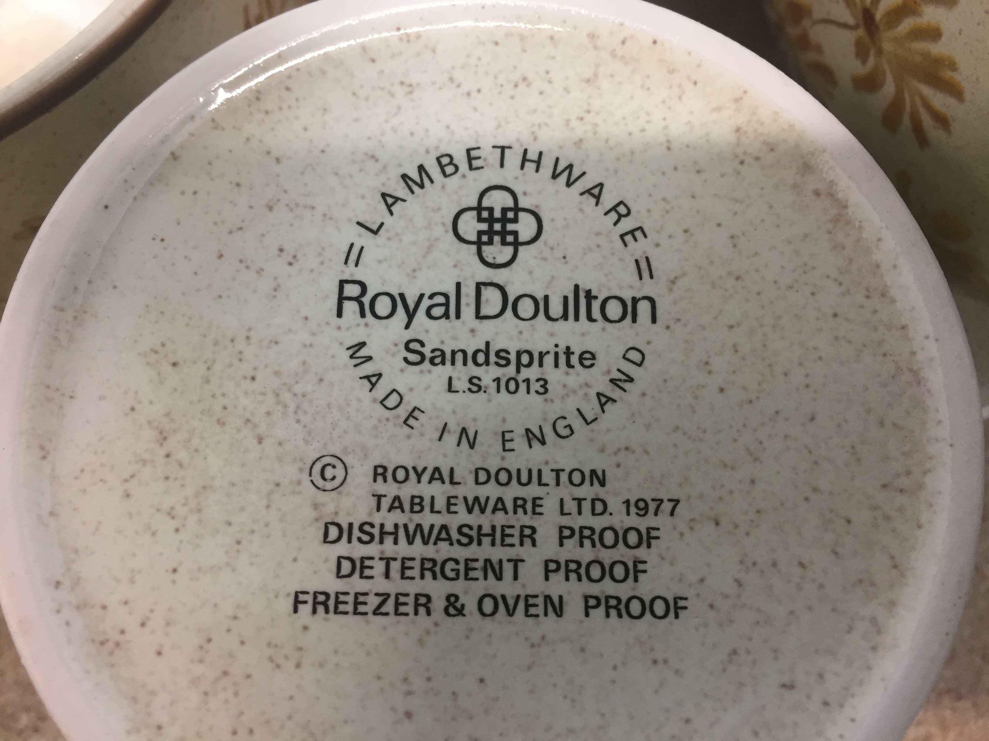 Plastic box containing 48 pieces of Royal Doulton Lambethware Sandsprite (saleroom location: AA08) - Image 5 of 5