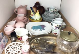Contents to tray - fifty items including twenty pieces of Royal Worcester Evesham Vale tea/dinner