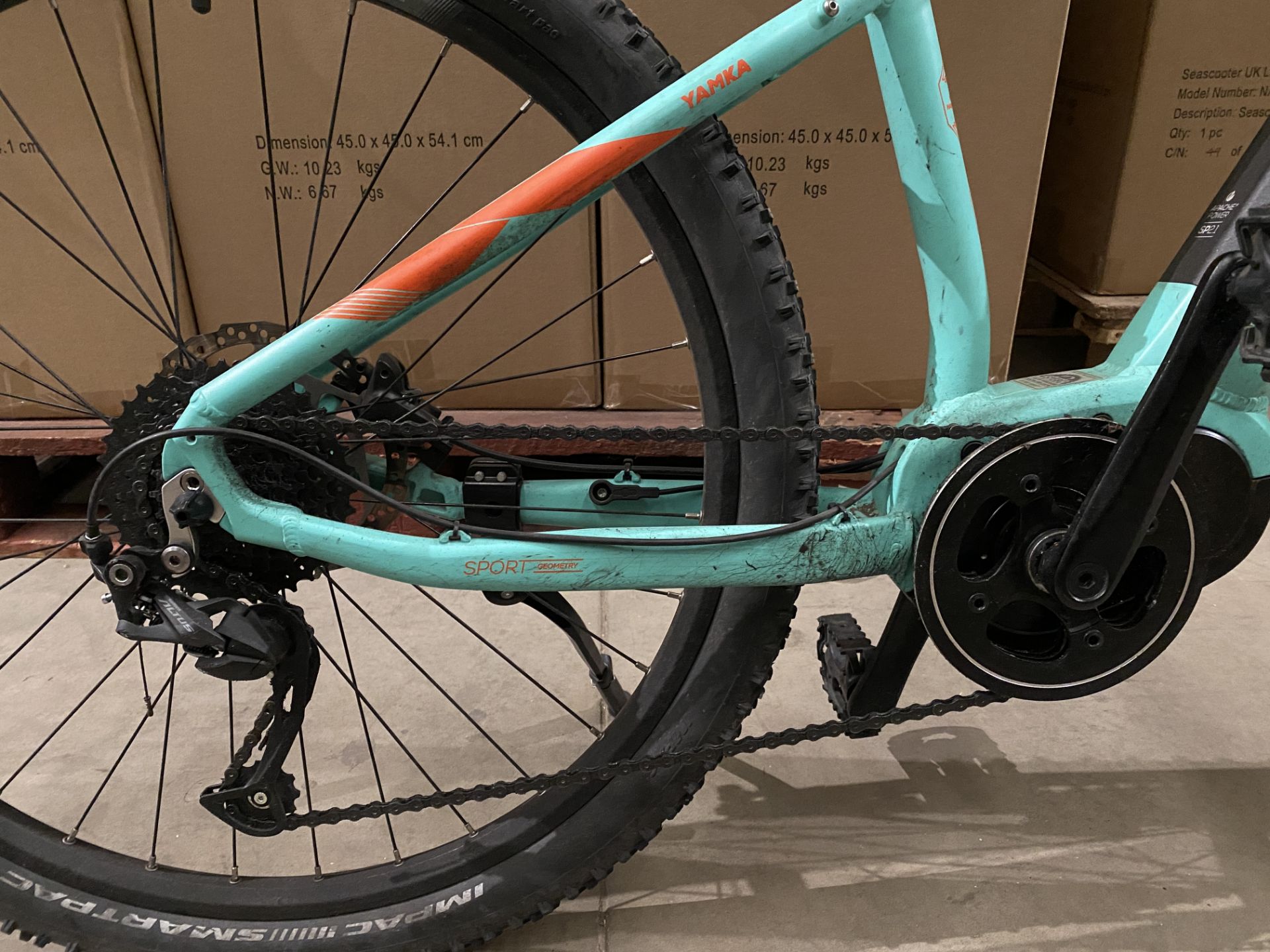 APACHE YAMKA blue/orange electric mountain bike with 9 speed Shimano Altus groupset, - Image 2 of 8