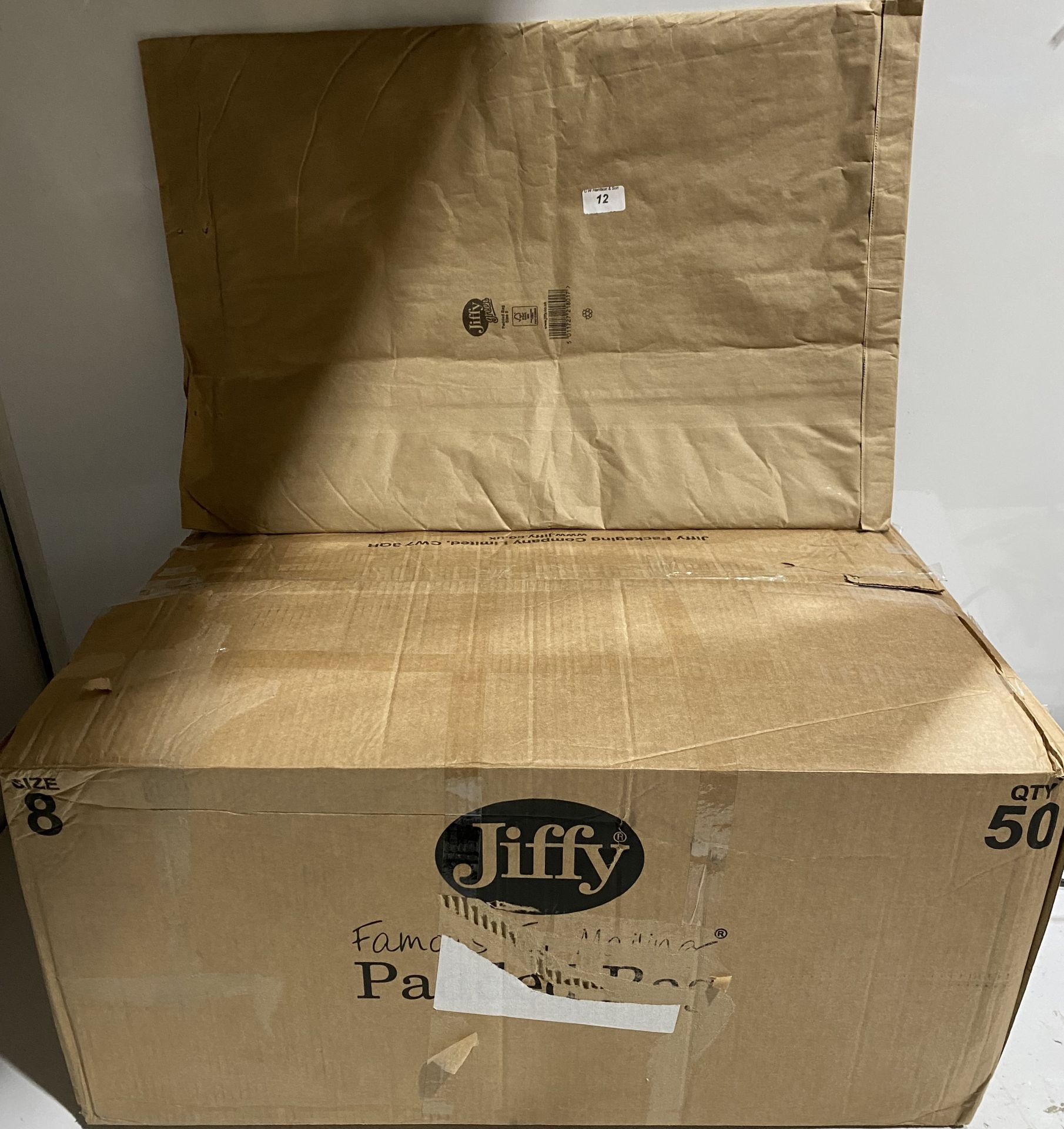 1 x box of 50 size 8 Jiffy padded bags 442x661mm (saleroom location: H11)