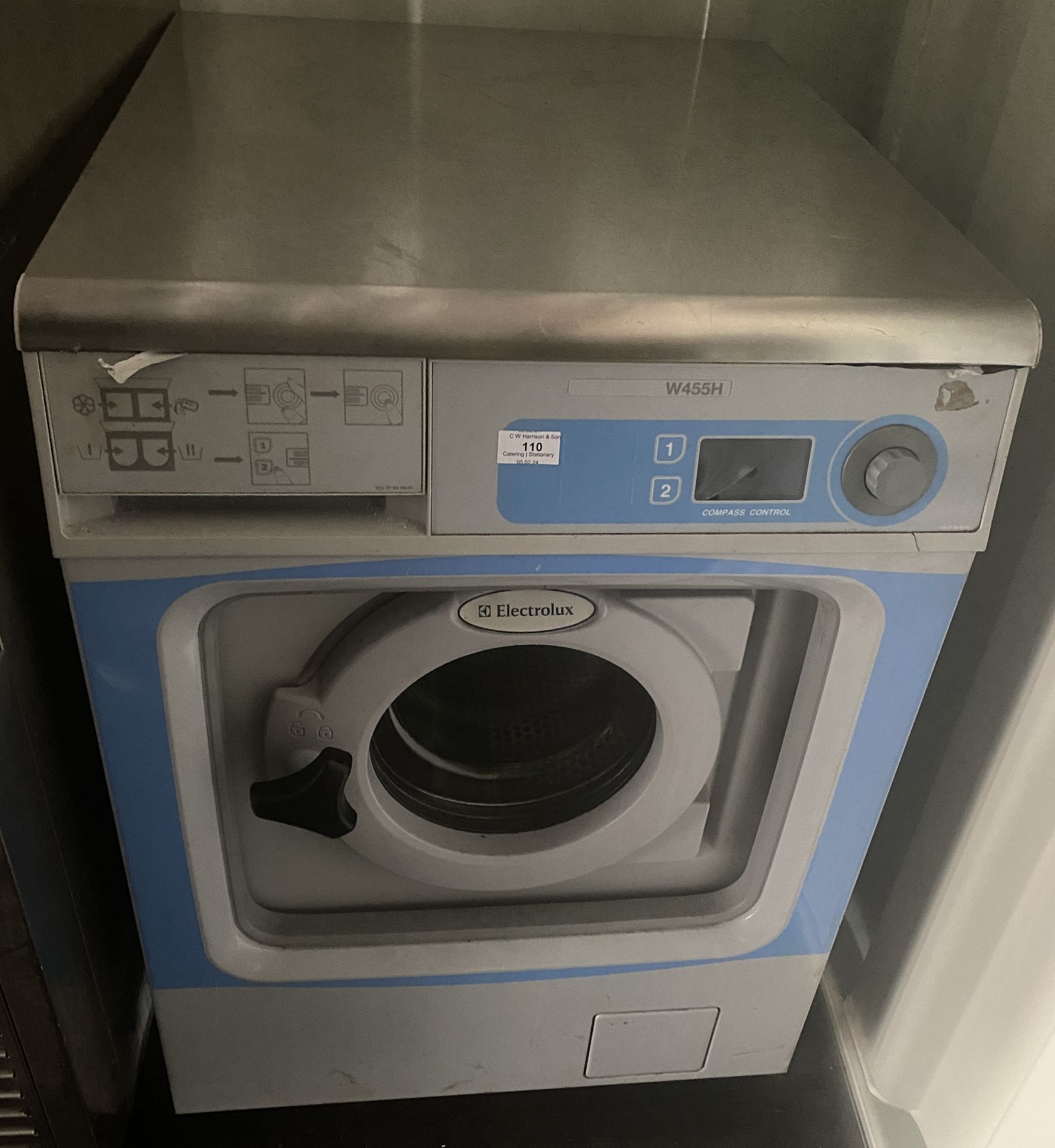 Electrolux W455H front-loading commercial washing machine, 60 x 70 x 87cm (incomplete.