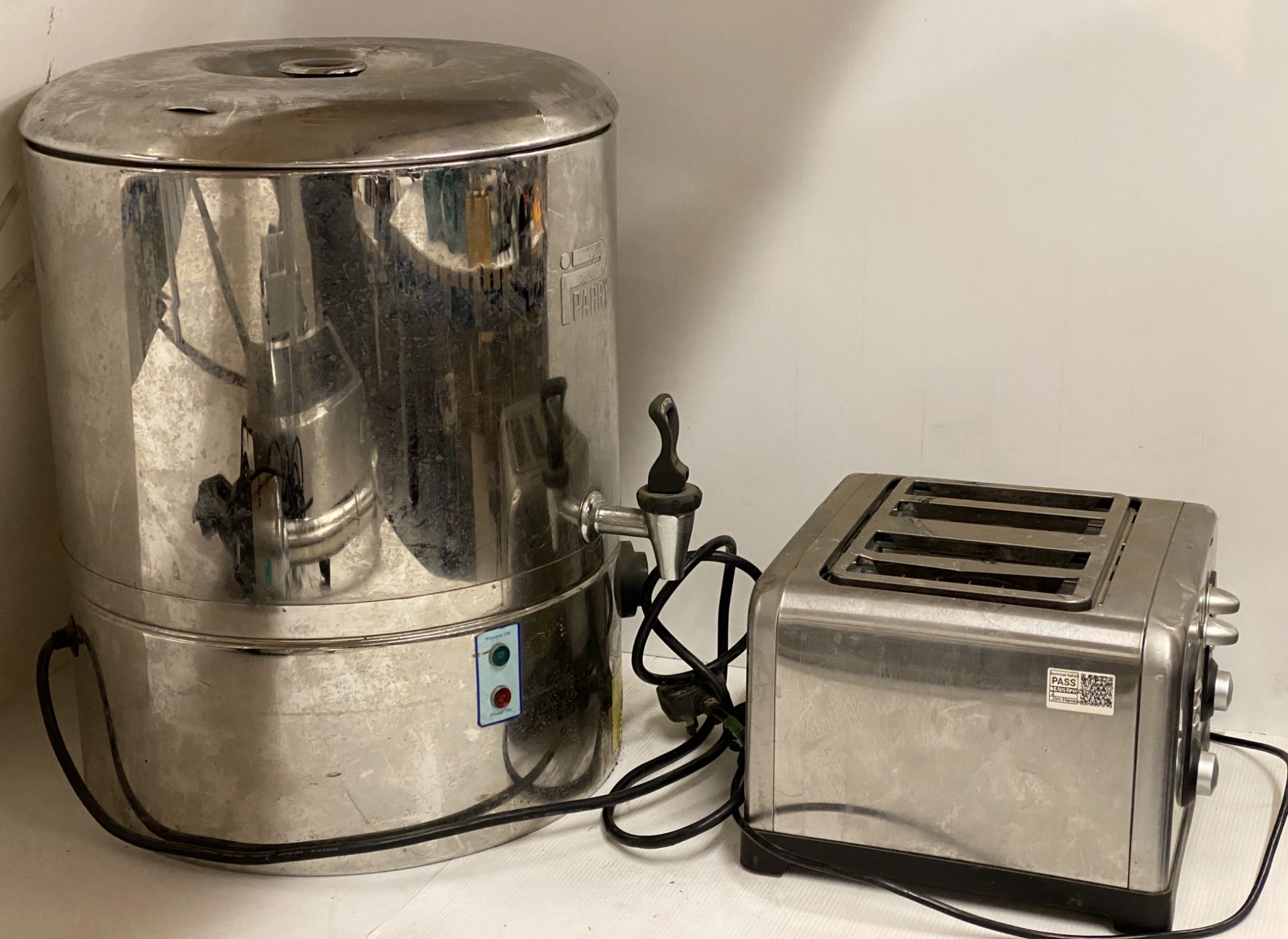 Parry stainless steel electric hot water boiler and 4 section stainless steel toaster (saleroom - Image 2 of 3