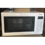 Panasonic Inverter slimline combi microwave - (Saleroom Location PO)