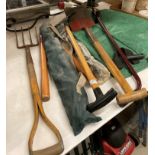 Contents to part shelf - five garden tools (spade, fork, etc),