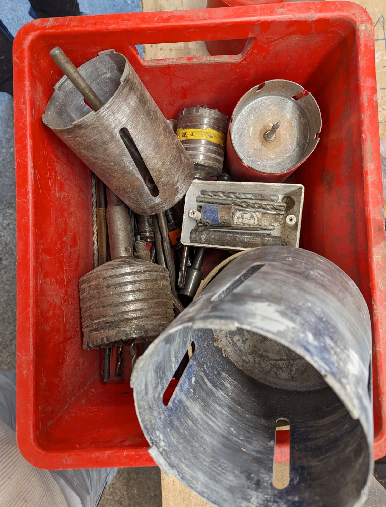 ASSORTED DIAMOND & CARBIDE MASONARY HOLE CUTTERS COMPLETE WITH DRIVE SHAFTS (saleroom location: