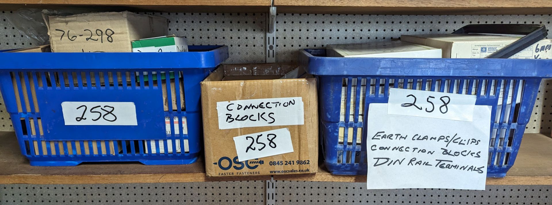 EARTH CLAMPS/ CLIPS/ CONNECTION BLOCK/ DIN RAIL TERMINALS (saleroom location: Frank Eastwood & Co