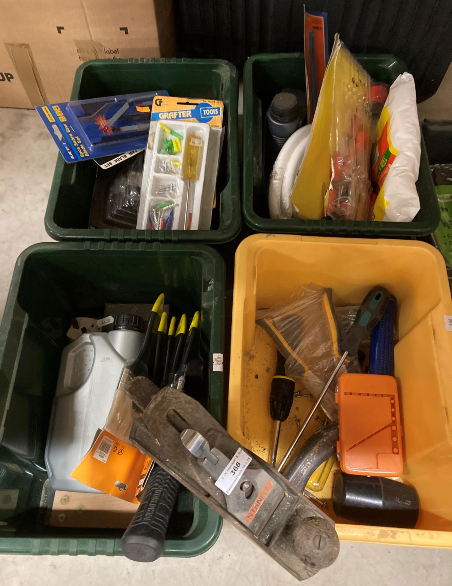 5 x items and contents - Stanley N04 plane, assorted hand tools, paint brushes, - Image 2 of 2