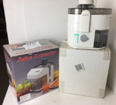 Two items - Kenwood JE500 Centrifugal Juicer with box and instructions and Jackson JA-338 juice