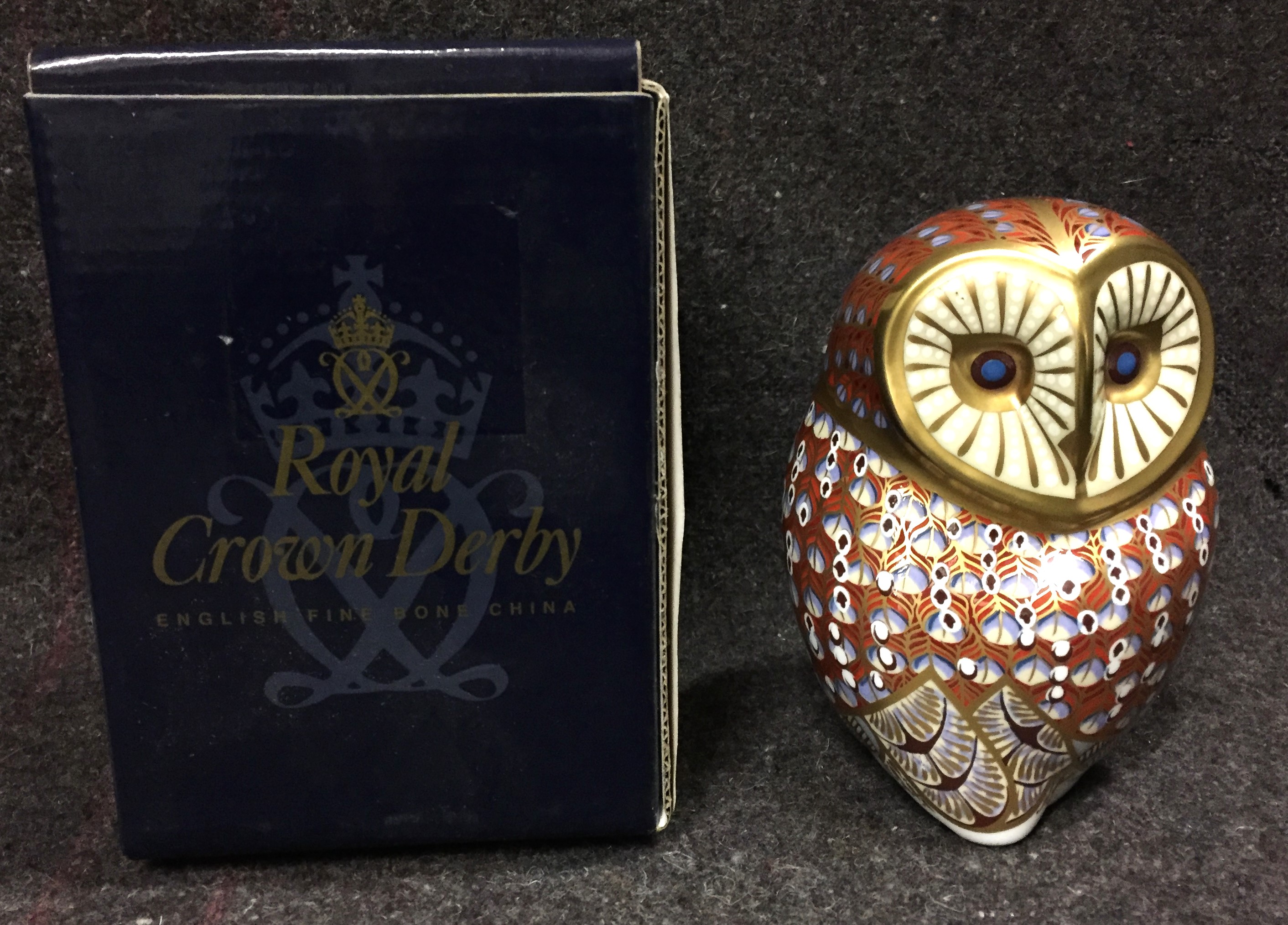 Royal Crown Derby Barn Owl paperweight 11cm high with box (saleroom location Y05 2)