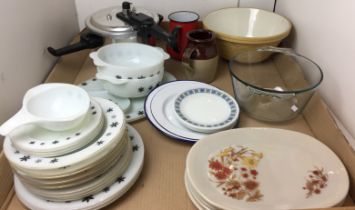 Contents to tray - thirty-five items including twenty-one pieces of Pyrex snowflake pattern oven to