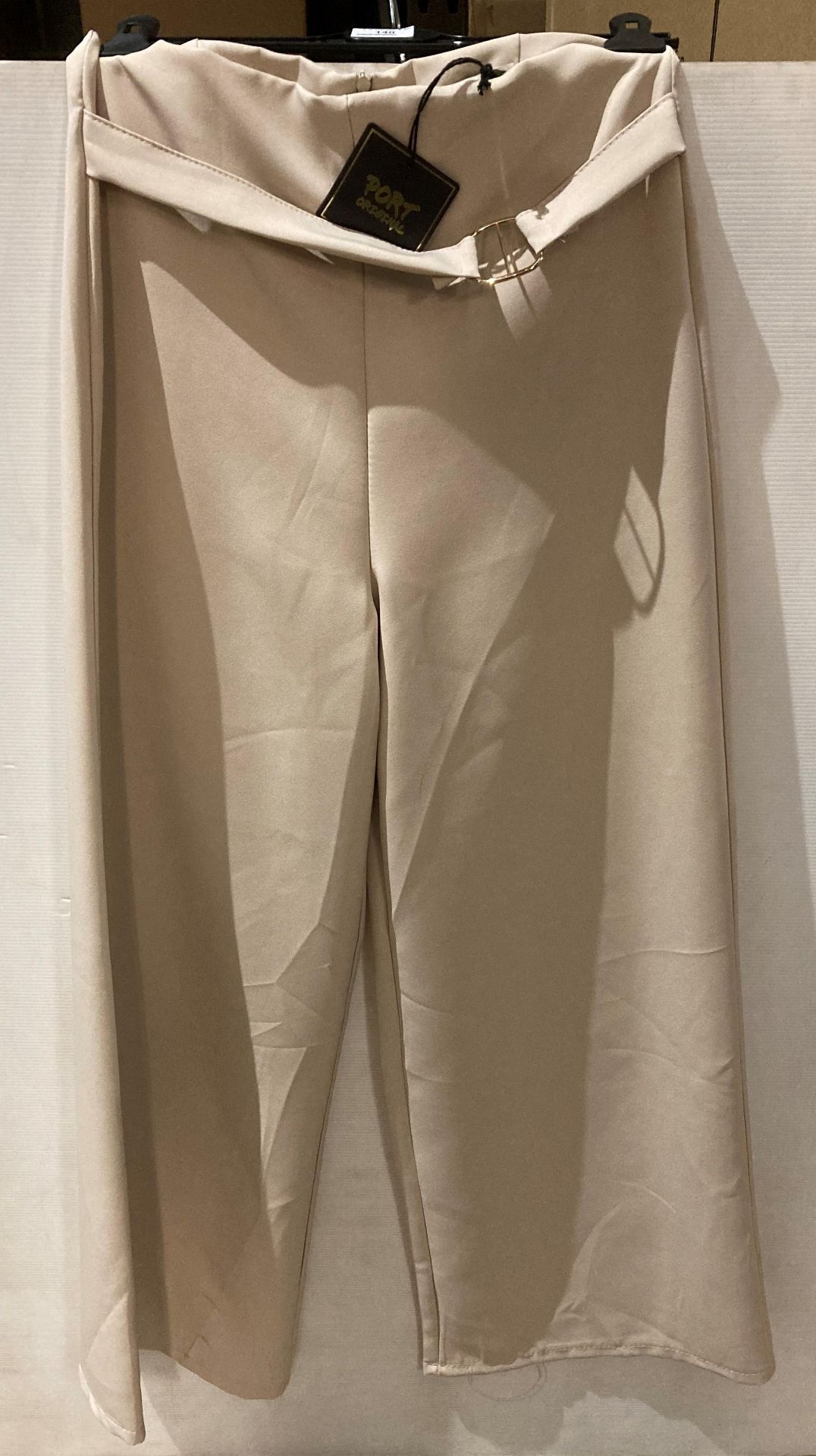 10 x Port Original cream wide leg trousers with belt detail,