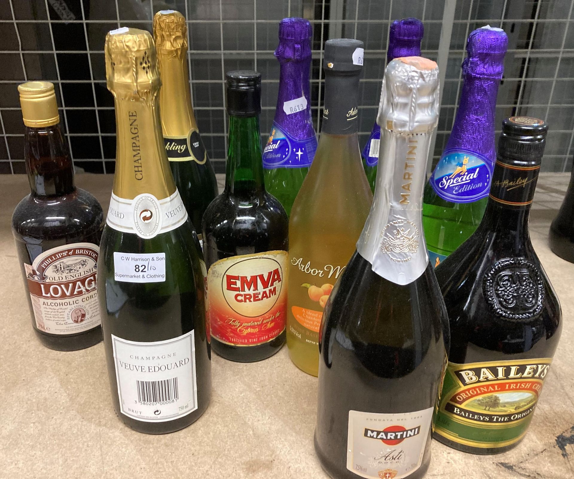Ten assorted bottled including a 750ml bottle of Veuve Edouard Brut Champagne, Asti Martini, - Image 3 of 3