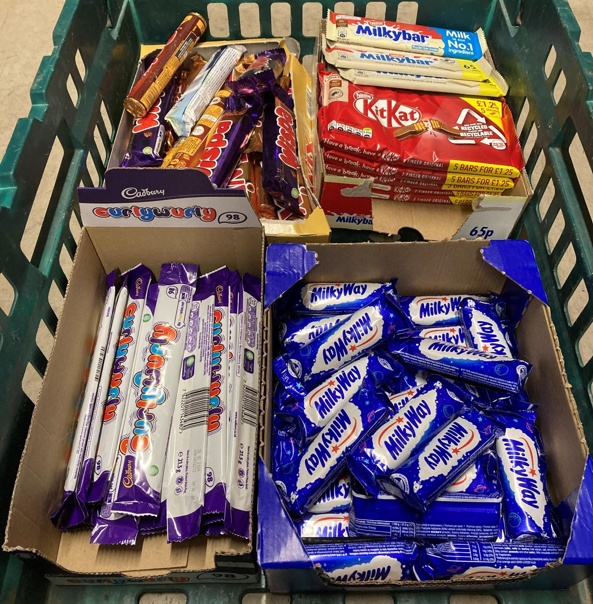 Contents to tray - 100 x assorted chocolate bars including Milky Way, KitKat, Twix, Wispa, Rolos,