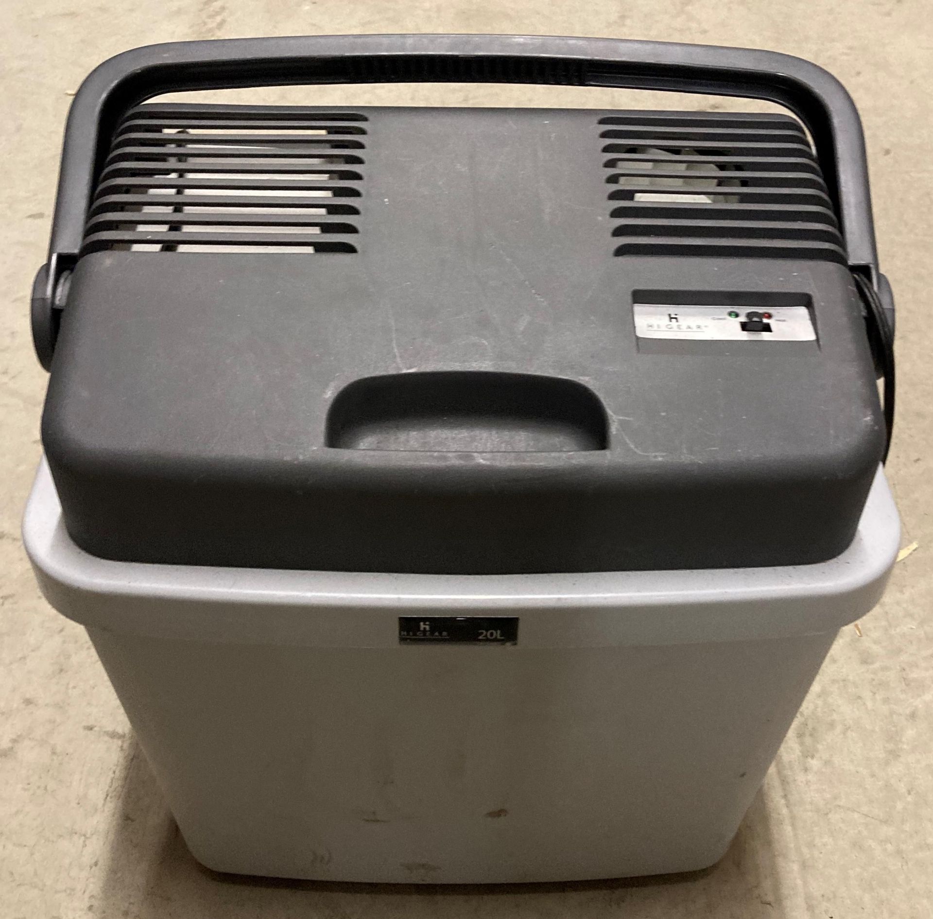 Hi-Gear 20 litre portable fridge with 12v socket (saleroom location: D11 FLOOR)