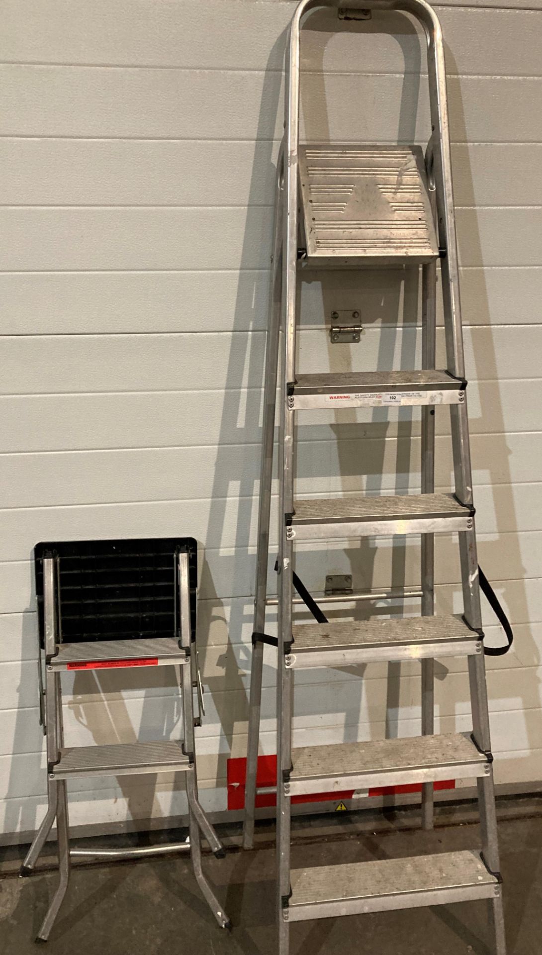 2 x items a 5 tread aluminium stepladder and a 2 step-on ladder (RD 2)