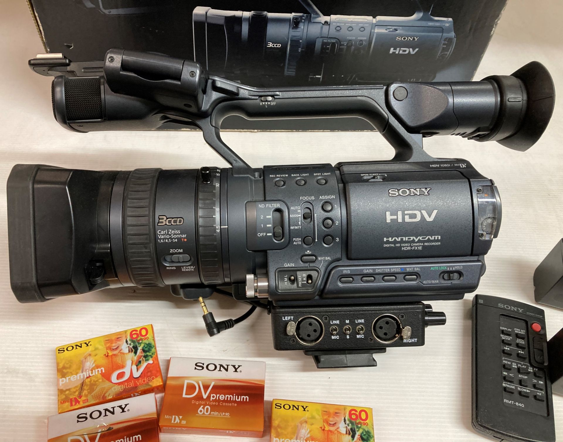 Sony HDV- 108I handy cam digital HD video camera recorder complete with 2 batteries,