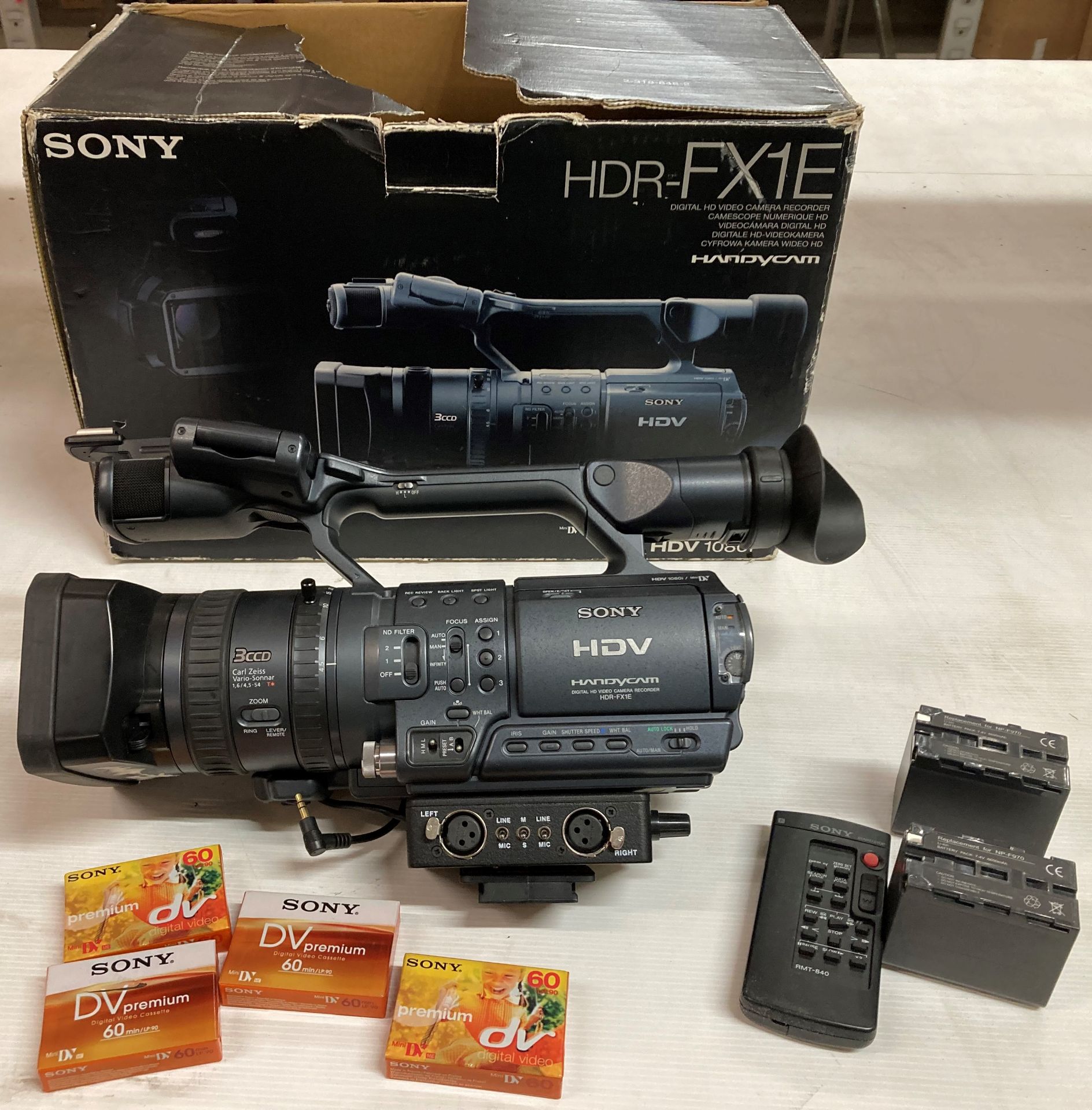 Sony HDV- 108I handy cam digital HD video camera recorder complete with 2 batteries, - Image 2 of 2