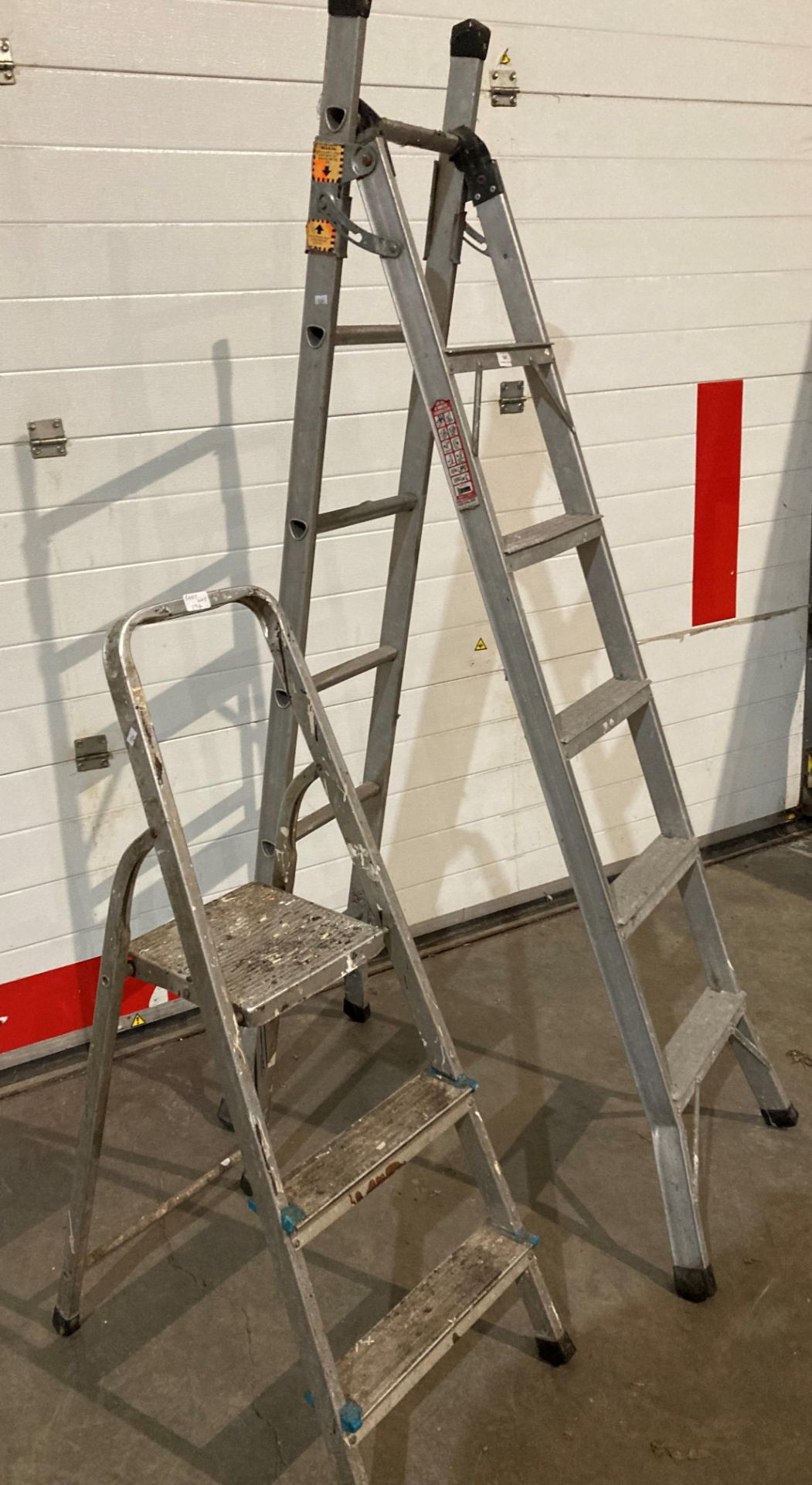 2 x items - a 10 step 3-in-1 combination ladder and 2 tread aluminium step ladder (RD 2) - Image 2 of 2