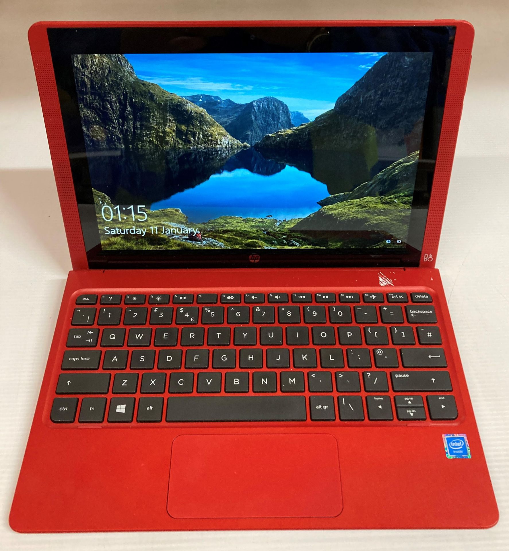 HP Pavilion X2 detachable laptop Intel Atom 2GB RAM 32GB HD - no power lead (M13)