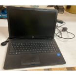 HP laptop Intel Celeron N4000 4GB RAM 932GB HD - complete with power lead (M12)