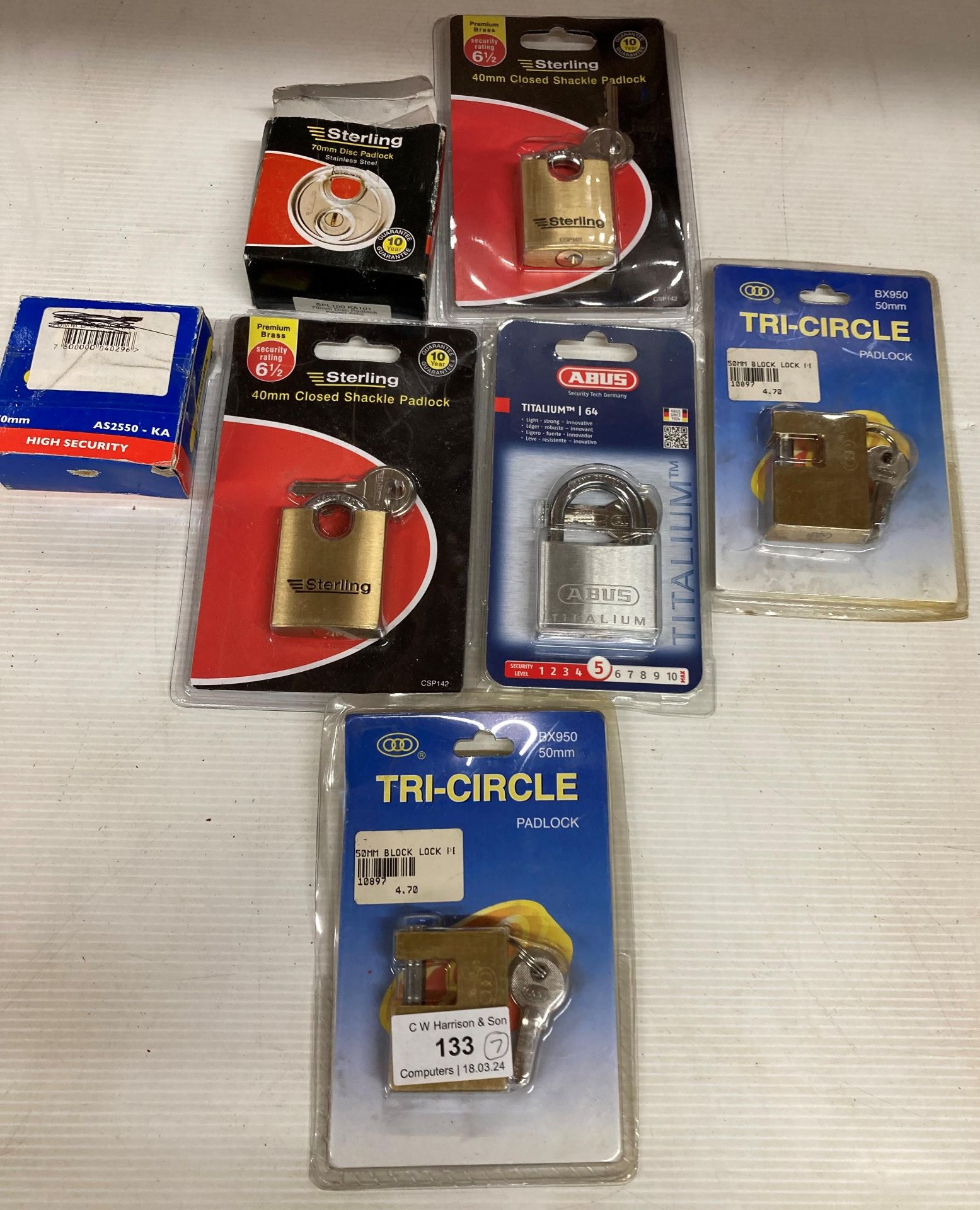 7 x assorted padlocks by Sterling, Tri-Circle, Abus,