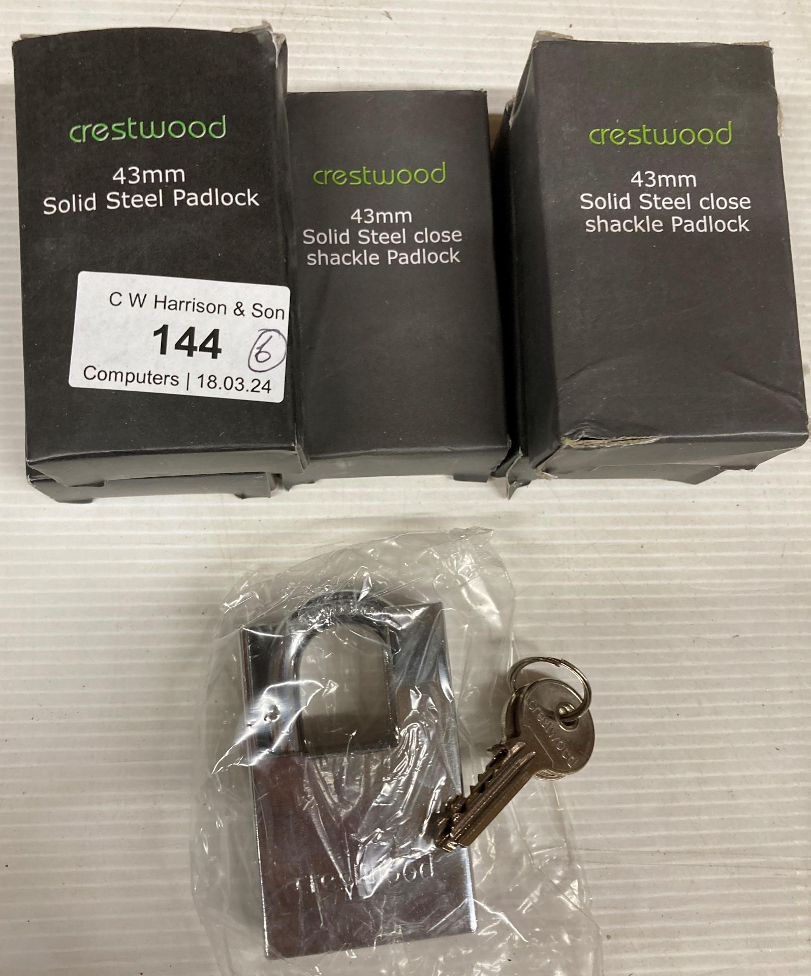 6 x Crestwood 43mm solid steel closed shackle padlocks (H12)