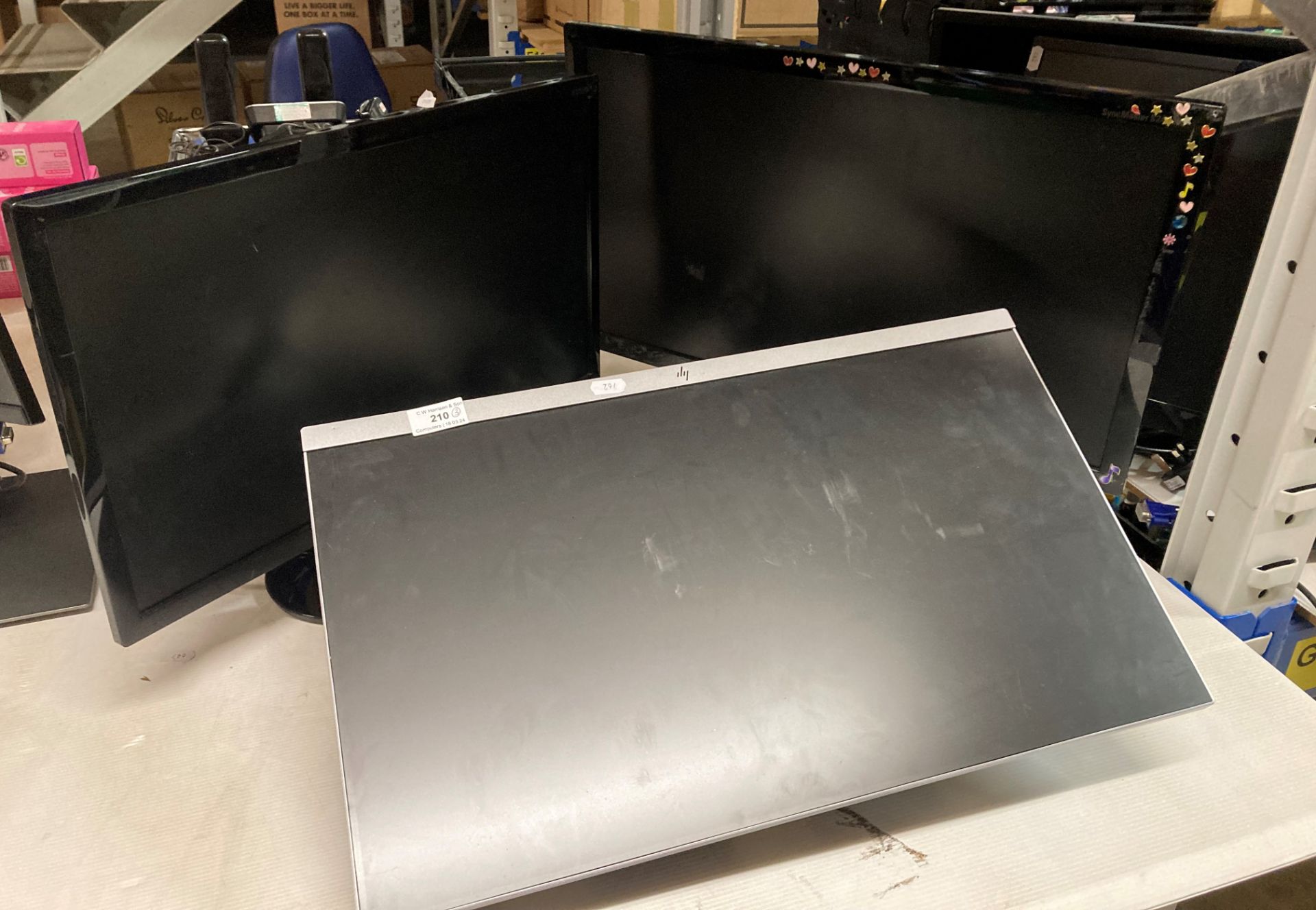 2 x assorted Samsung computer monitors (no powers leads) and a HP computer monitor with power lead