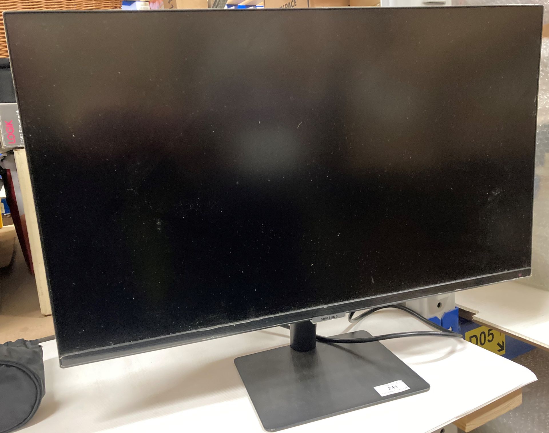 Samsung model S27AM500NUX EN 27" computer monitor with power lead (saleroom location: D06)