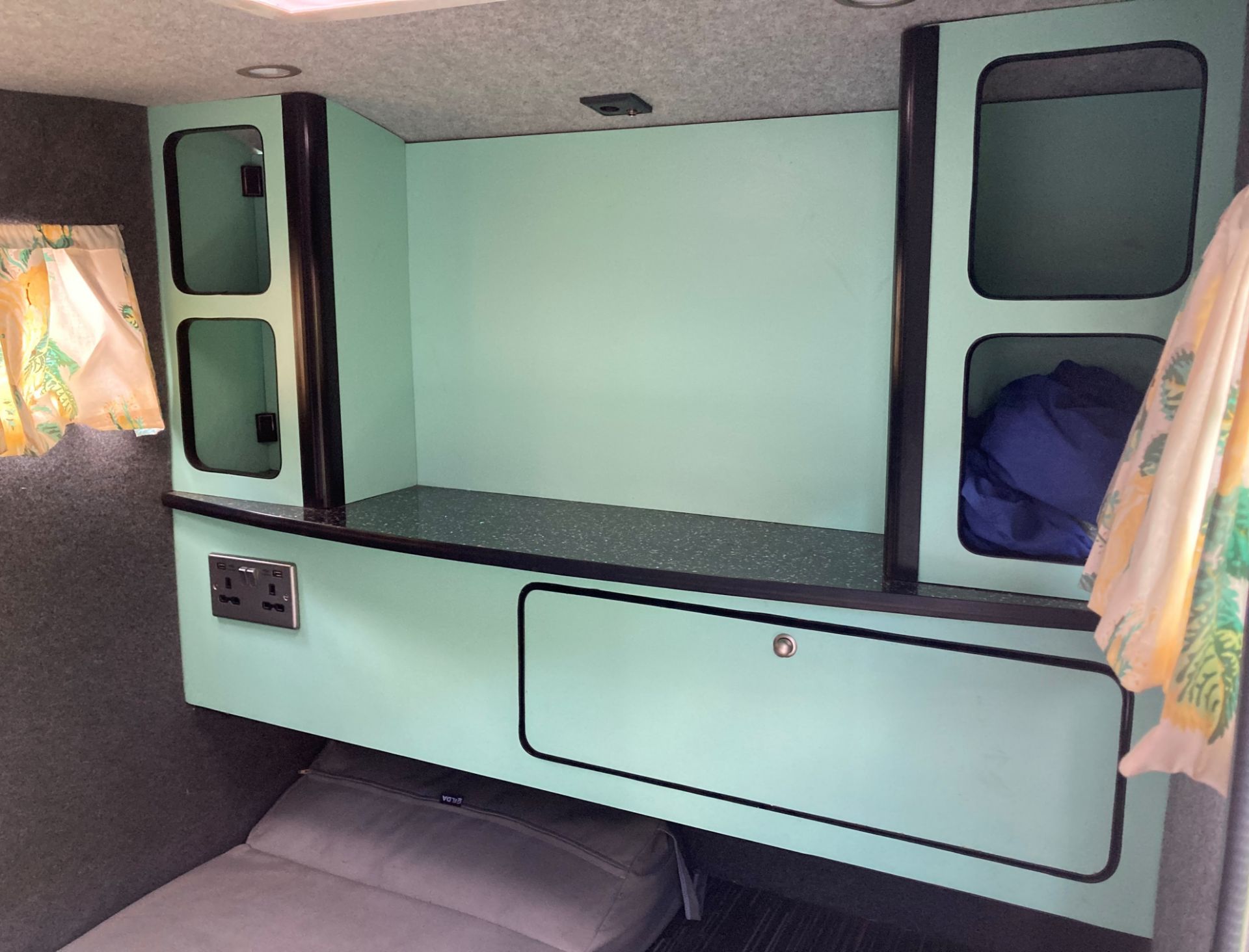 GLAMPA CAMPA TEARDROP CARAVAN - White. Manufactured by West Midlands Trailers. - Image 9 of 24