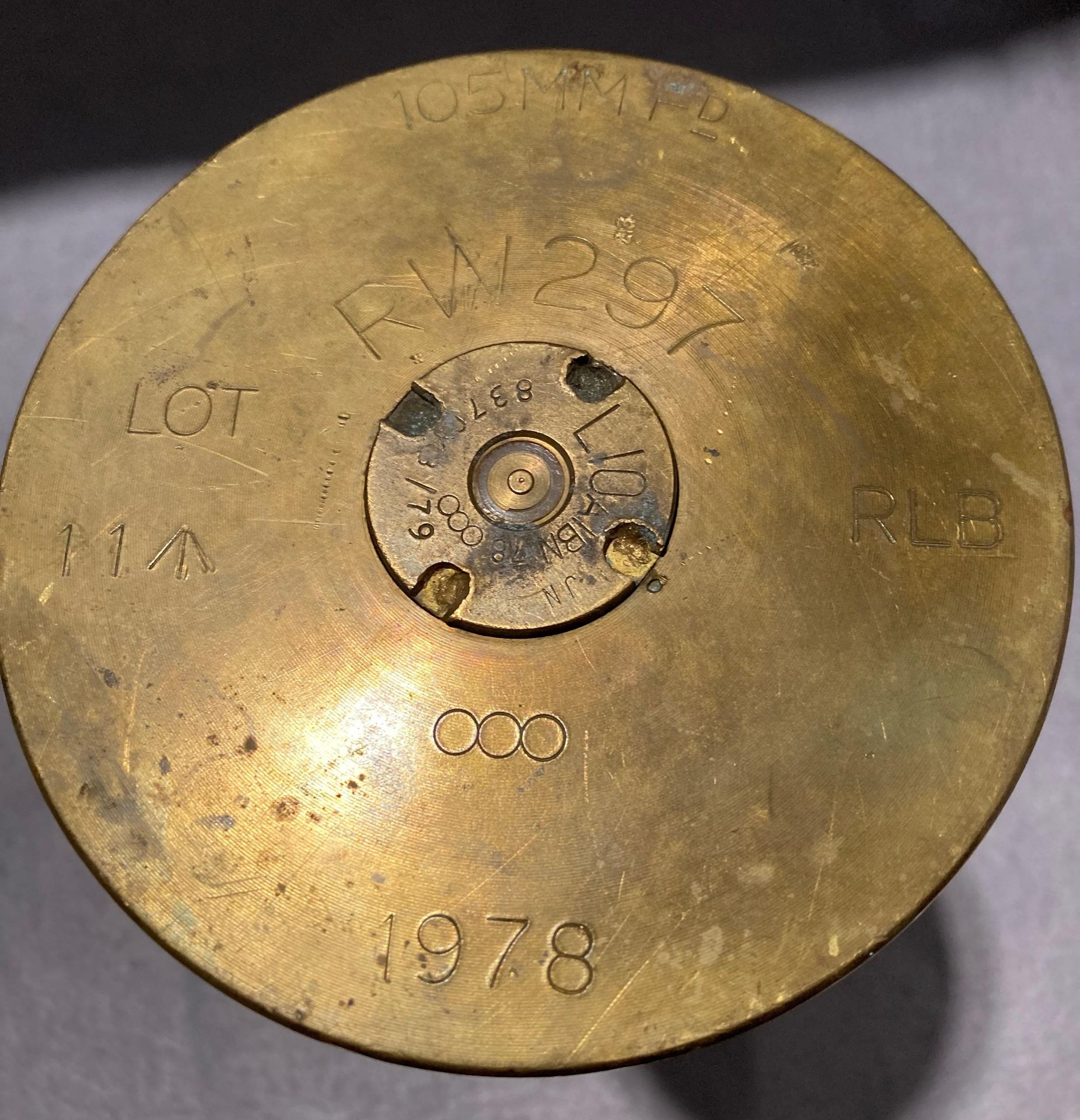 Brass shell case (32. - Image 2 of 2